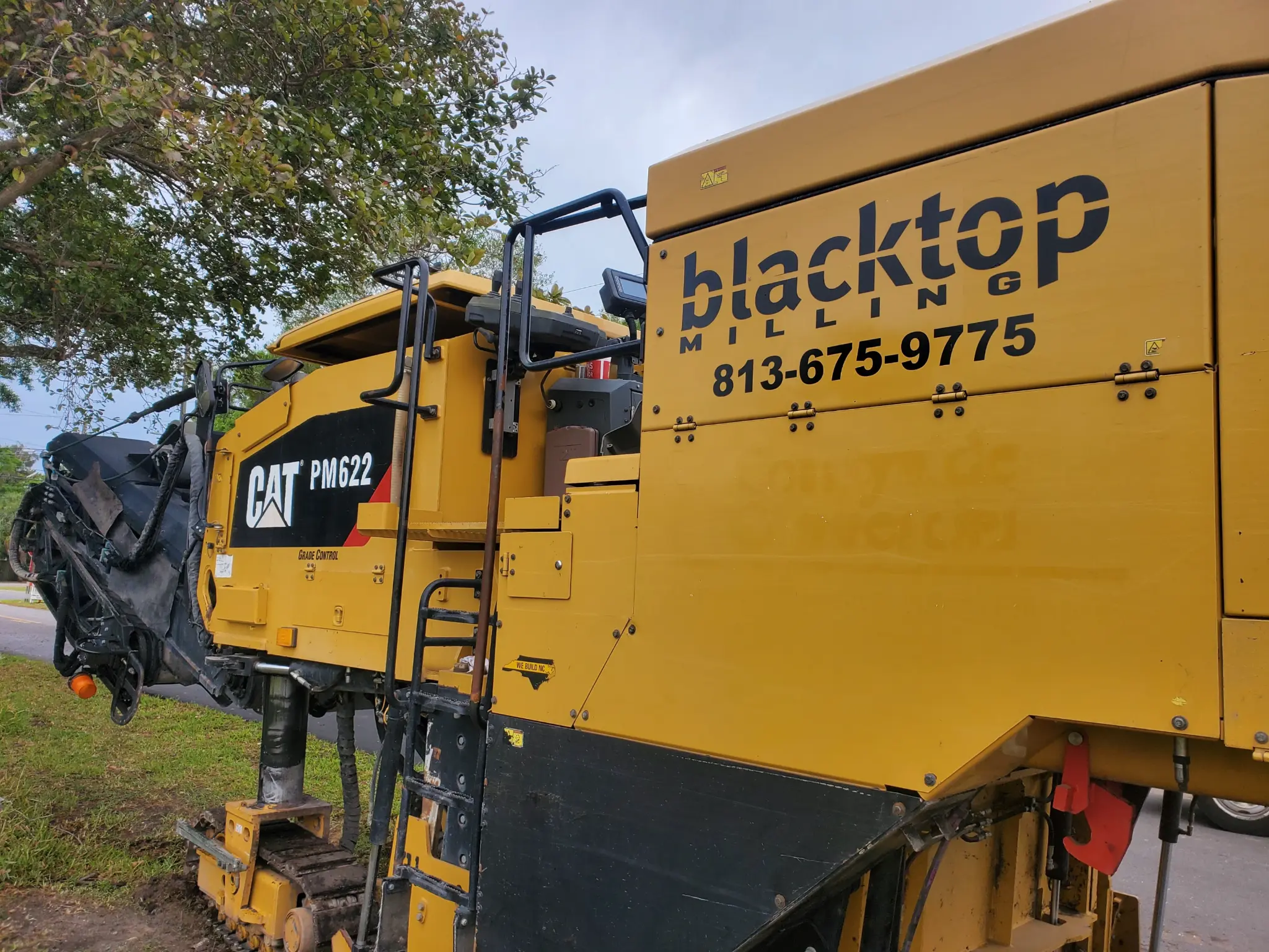 Blacktop Florida equipment on commercial job site