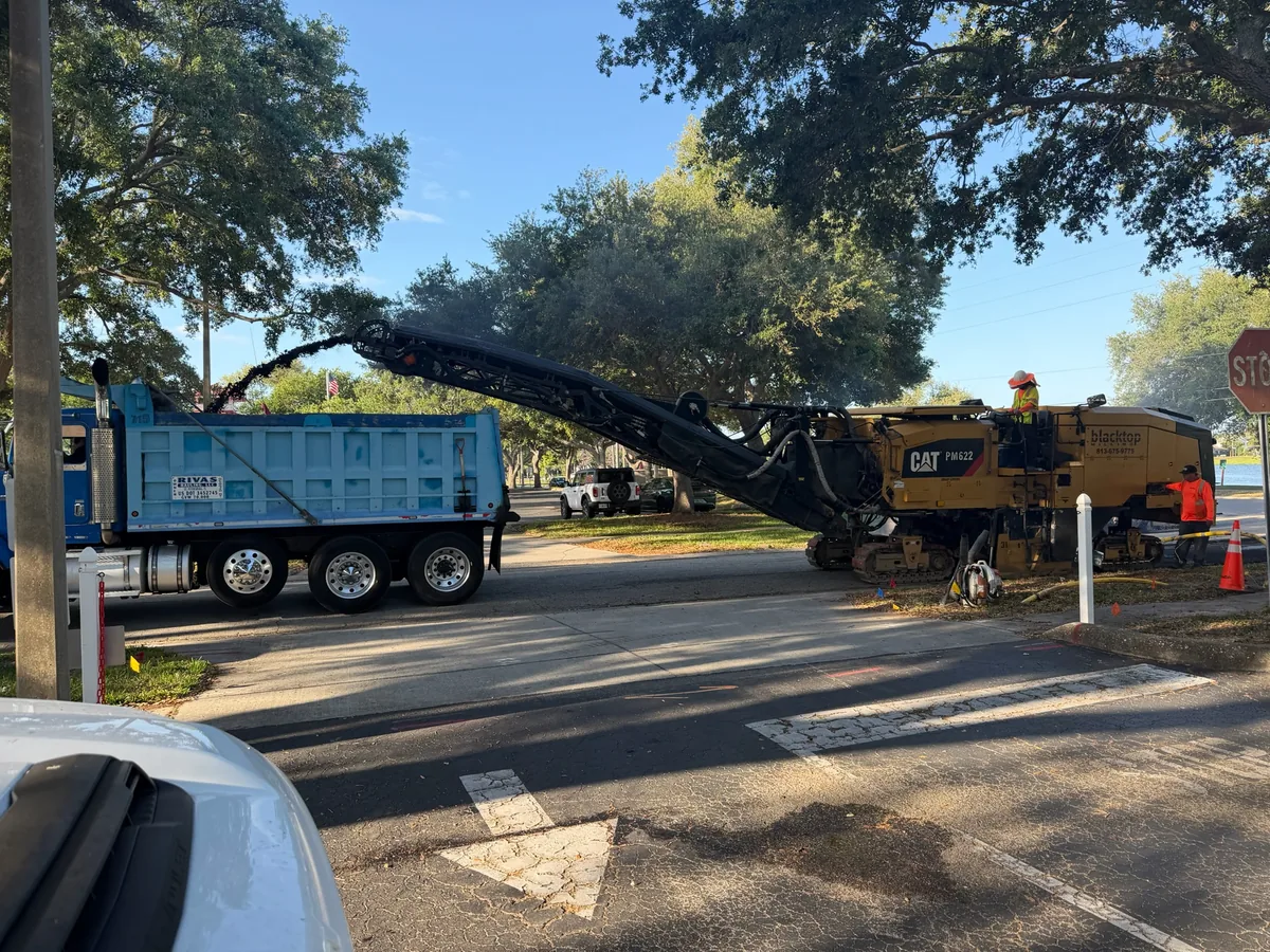 CAT PM622 milling machine on a Florida street