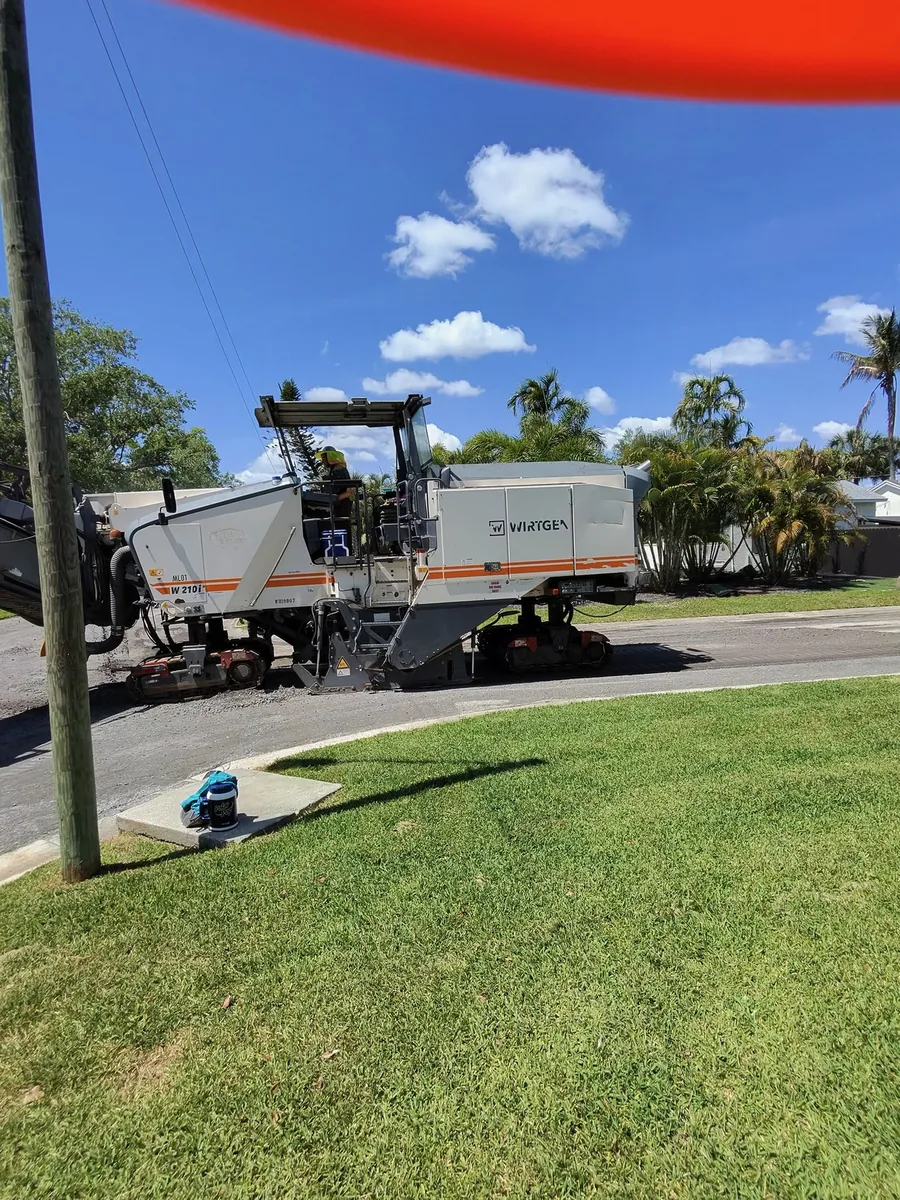 Wirtgen W 210i Street Milling